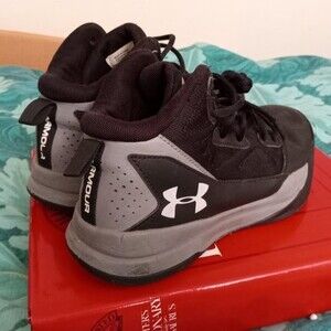 Under Armour Youth Sneakers Size 4Y